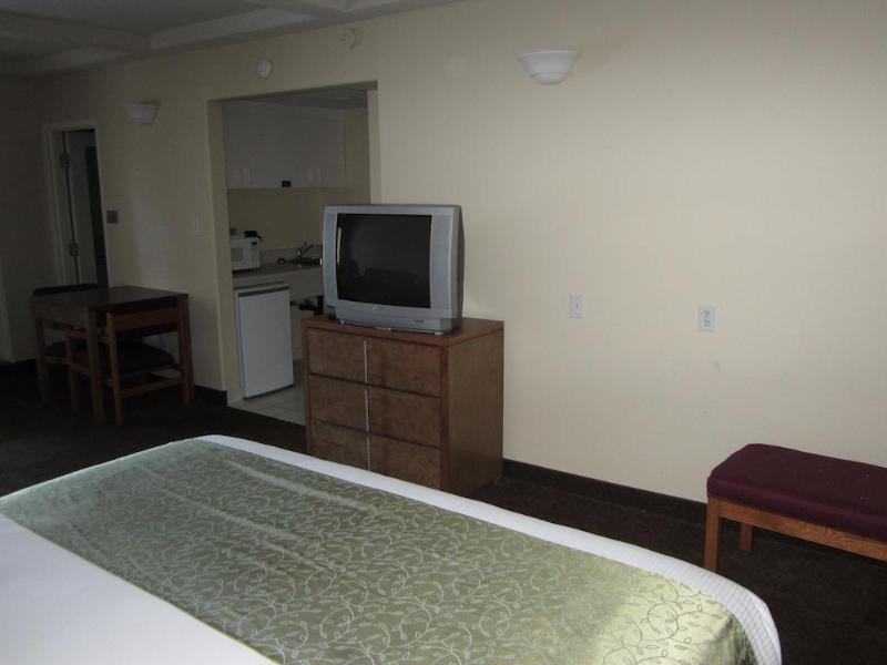 Quality Inn & Suites Clearwater Exterior photo